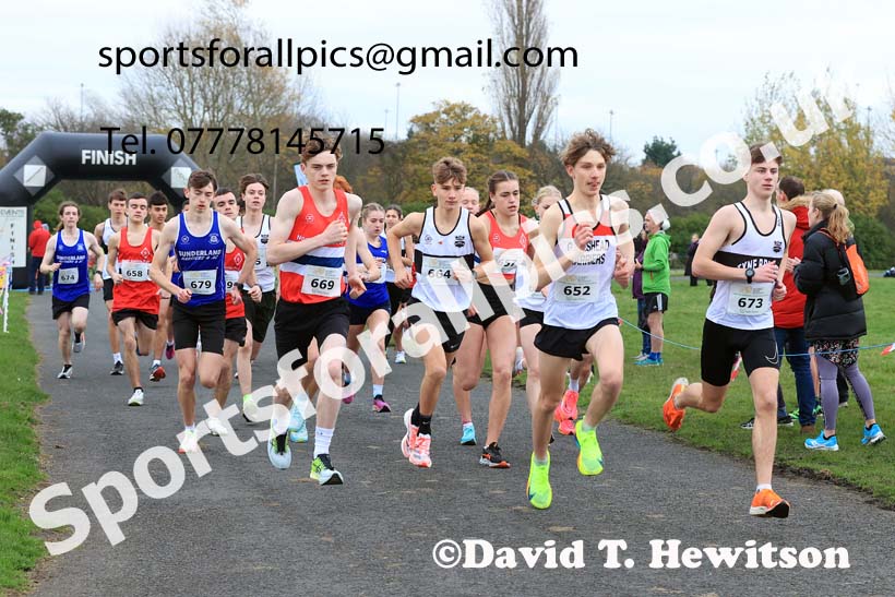 Mens and Womens under-17s 2024 Heaton Memorial Road Race, Newcastle Town Moor, Newcastle.   Photo: David T. Hewitson/Sports for All Pics